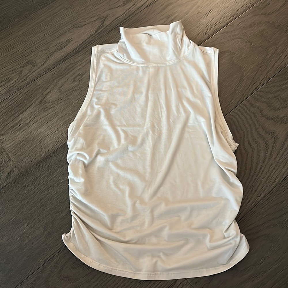 EUC lululemon turtle neck top